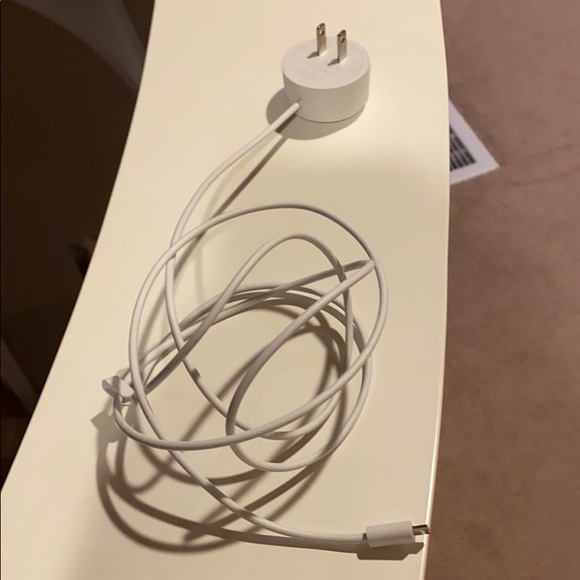 Google Home Mini - Picture 3 of 4